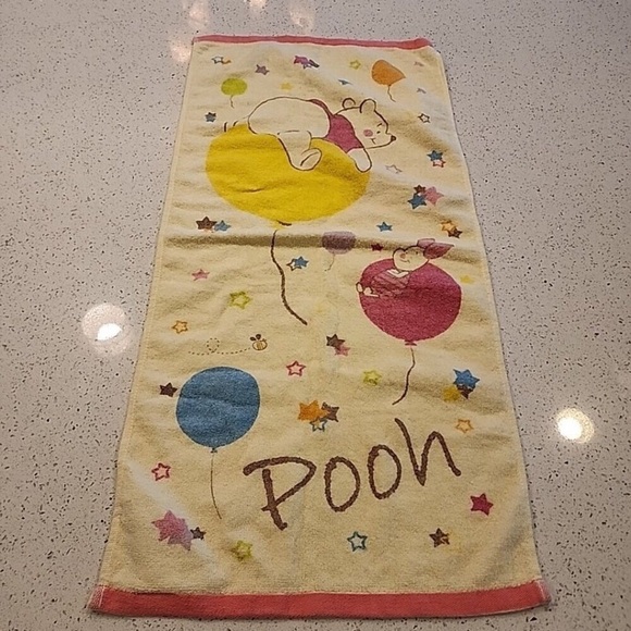 Disney Pooh Yellow and Pink Beach Towel - Picture 1 of 2